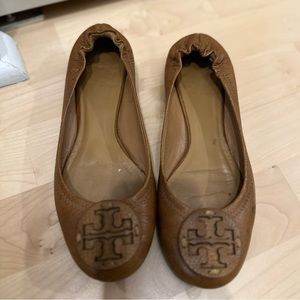 Tory Burch, Pebbled Brown Leather Signature Flats, Size 6
